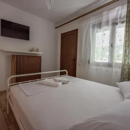 Mala - μάλα Apartment Afytos