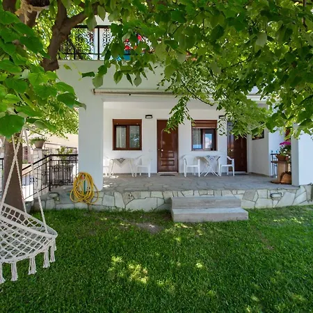 Mala - μάλα Afytos